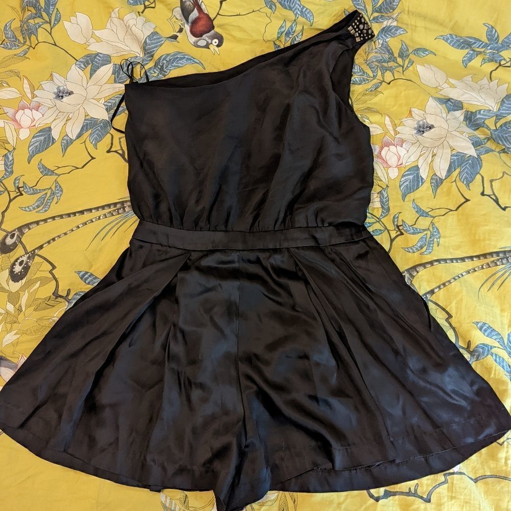 MCGINN black one shoulder pleated silk romper sz 6 euc